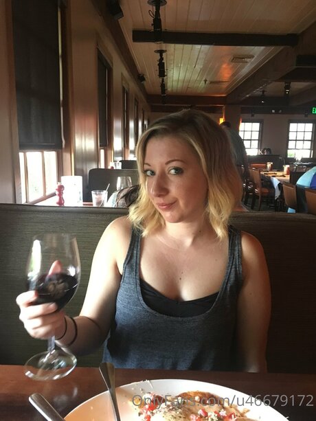 Autumn4u32 model high quality photo