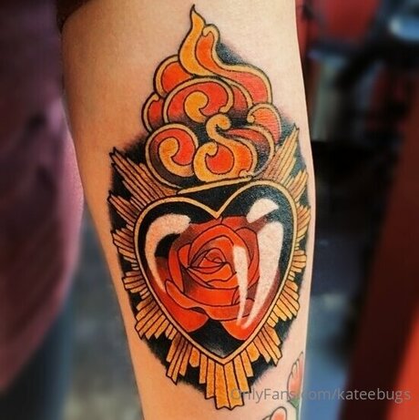 Kateebugs pornstar nude pic