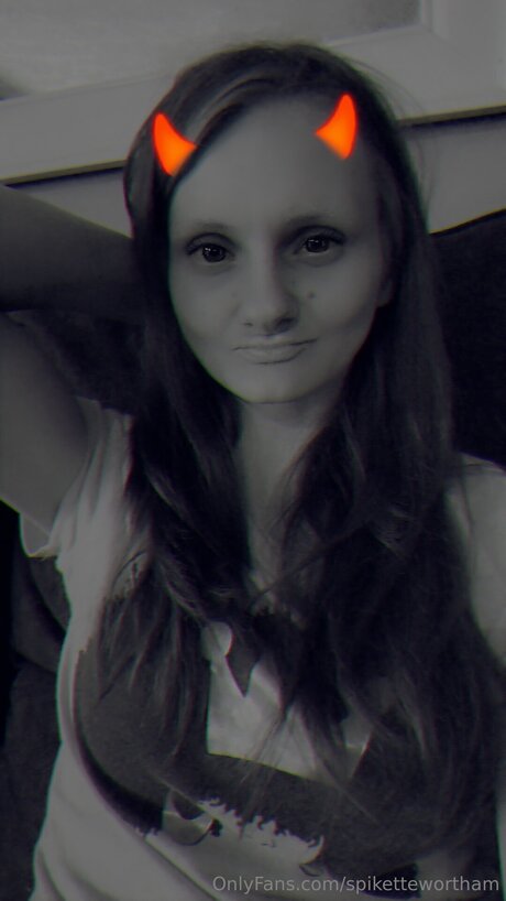 Spikette pornographic model pic