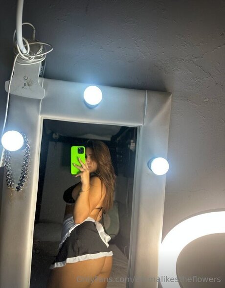 Emmalikestheflowers pornstar hd image