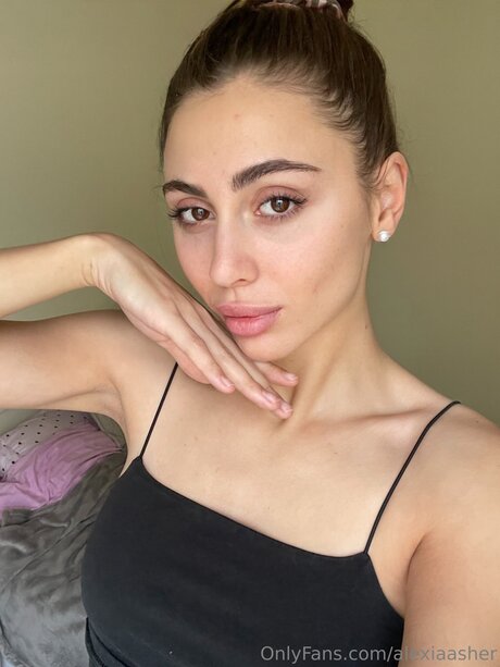 Alexiaasher naked pornstar photo