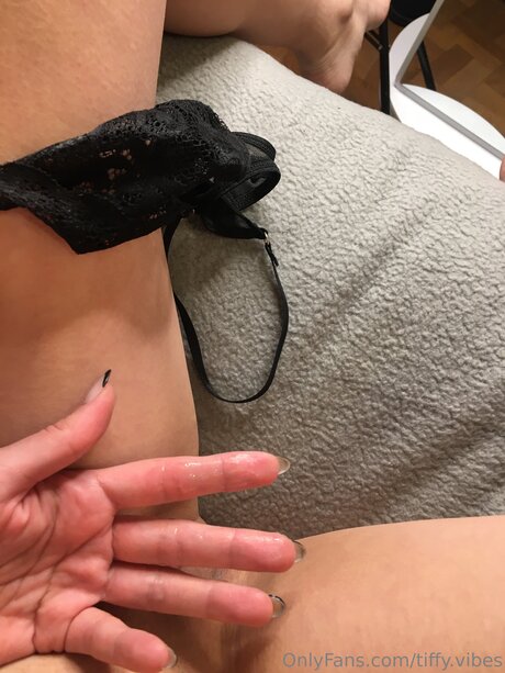Tiffy Vibes nude pornstar gallery