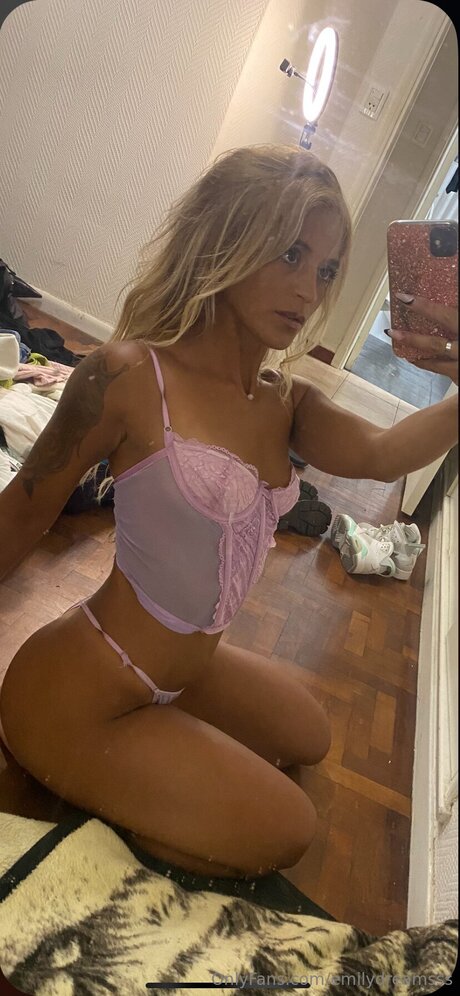 Emilydreamsss pornstar xxx images