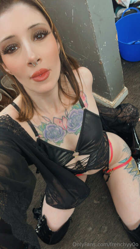 Frenchyy0o pornstar hot img