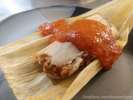 Damiendane nude model pic