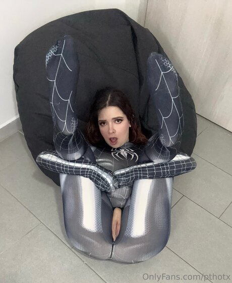 Pthotx model hd image