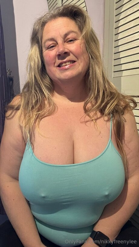 Nikkyfreenylee sexy star gallery