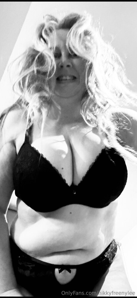 Nikkyfreenylee model porn archive