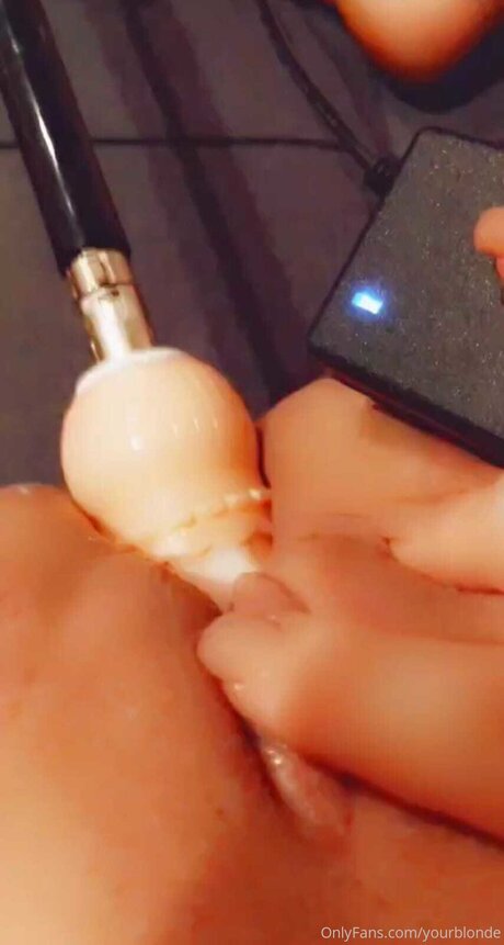 Yourblonde exclusive pornstar picture