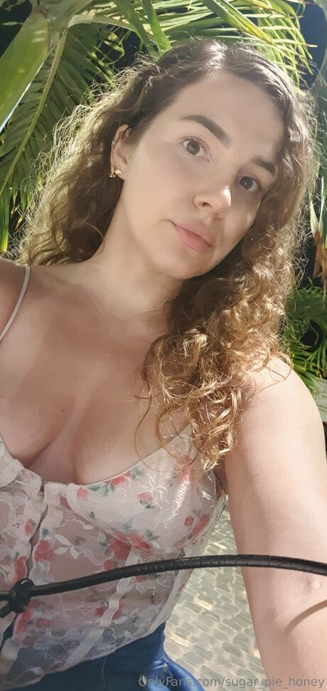 Sugar Pie Honey pornographic model photos