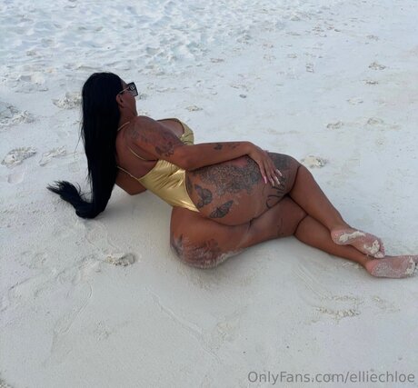 Elliechloe erotic actress photo