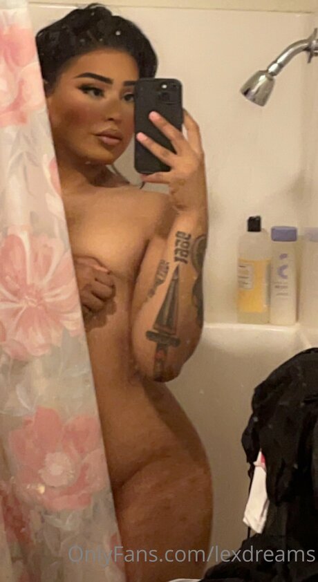 Lexdreams model high quality picture