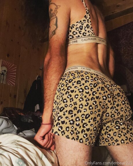 Jerbear222 art model pic