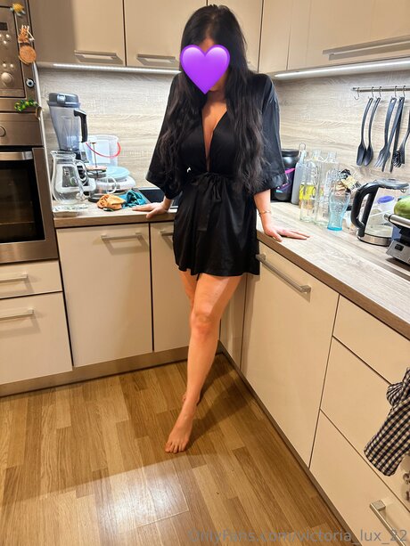 Victoria Lux 22 beautiful star photo