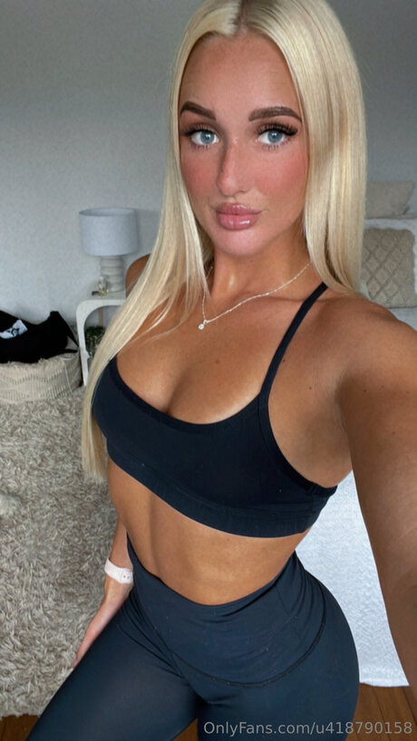 Bellaxmaexo pornstar perfect photo