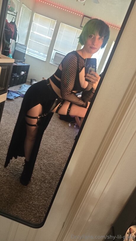 Shy Lil Pixie hd model pic