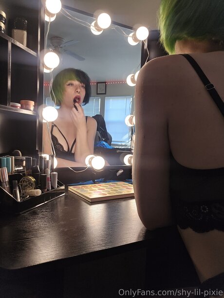 Shy Lil Pixie pornstar nude gallery