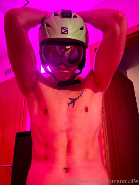 Raymannixlife star naked picture