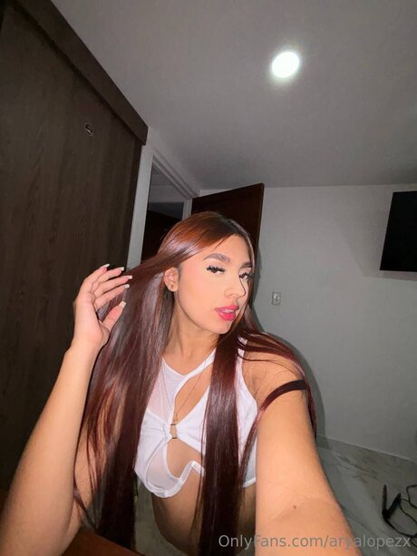 Aryalopezx nude pornstar archive