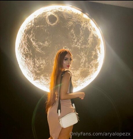Aryalopezx model best pic
