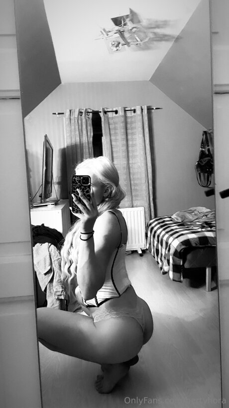 Bertyhora perfect pornstar pic
