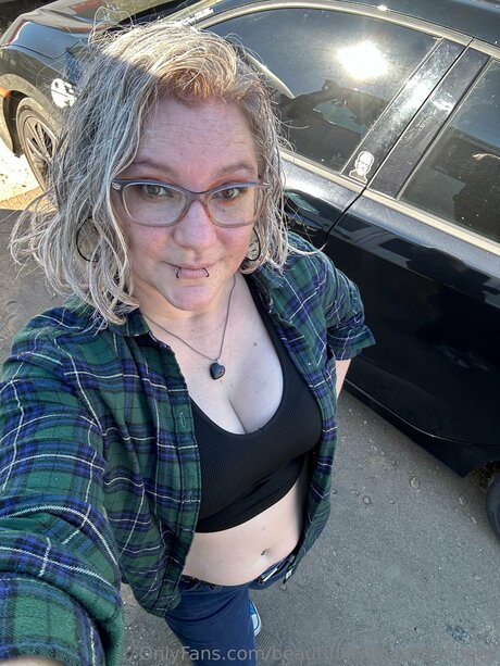 Beautifullyimperfectgeek naked actress photo