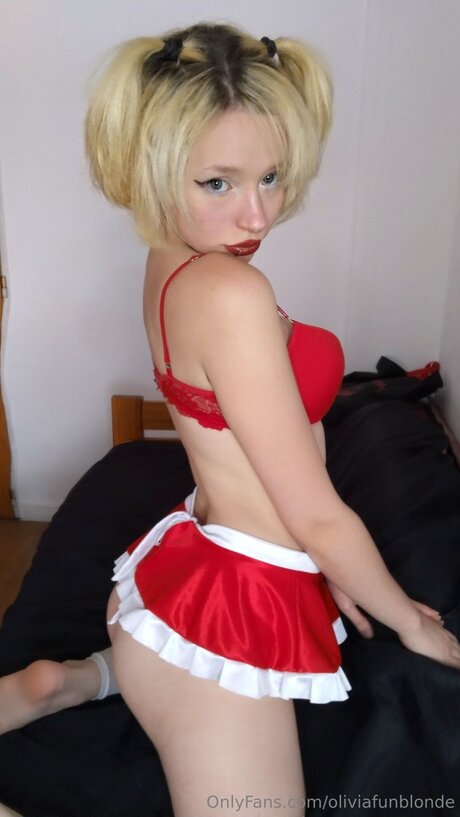 Oliviafunblonde pornstar erotic img