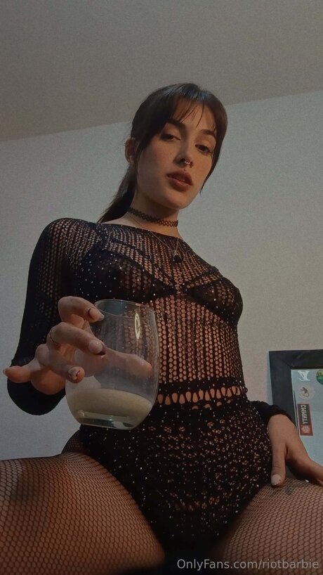 Riotbarbie pretty star picture