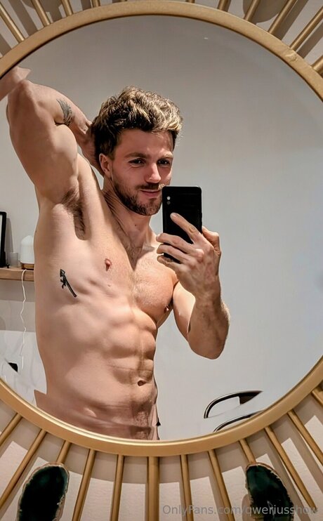 Qweriusshow star pornographic images