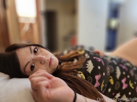 Gidgie perfect pornstar gallery