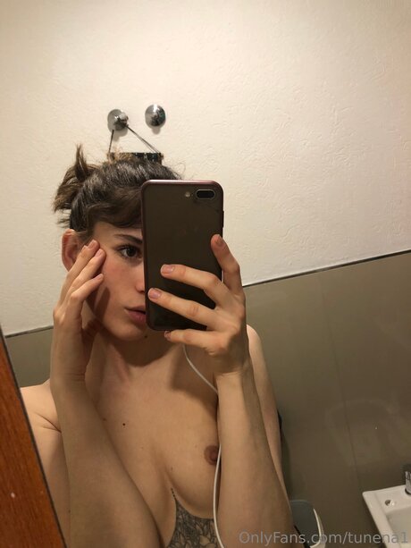 Tunena1 porn star pictures