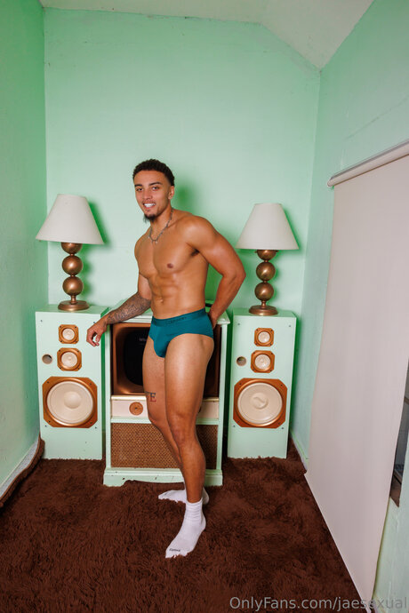 Jaesexual naked star img