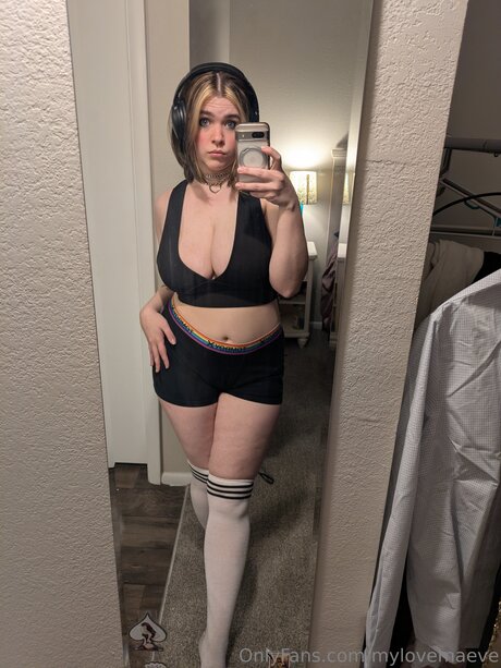 Mylovemaeve star adult pic