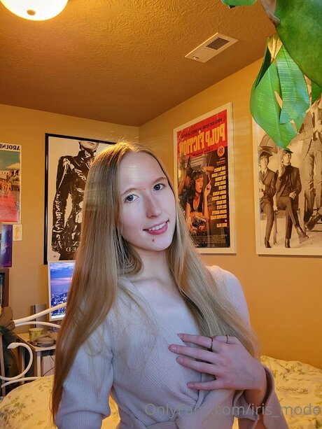 Thebunnyiris pornstar nudes images