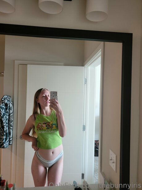 Thebunnyiris art actress photos