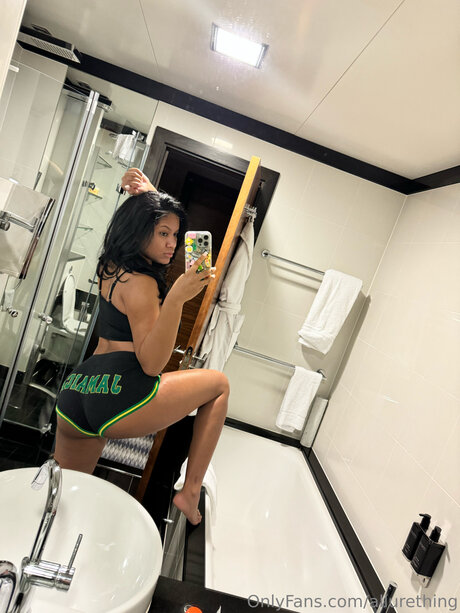 Ashaallure art star photo