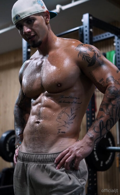 Officialjt naked star images