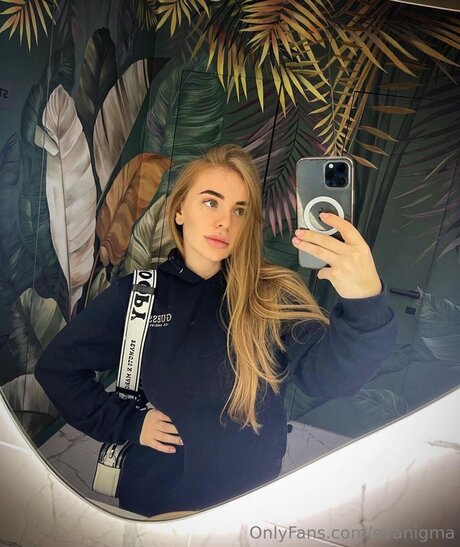 Evanigma Oftv pornstar xxx images