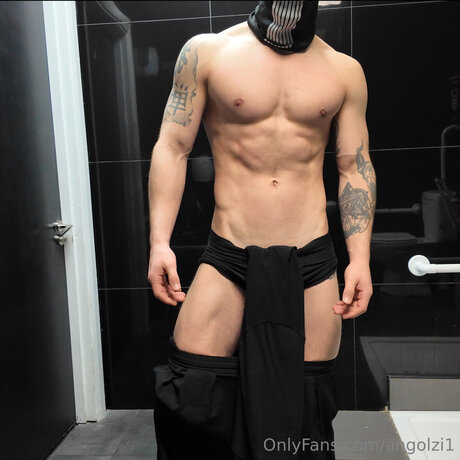 Angolzi1 top star pictures