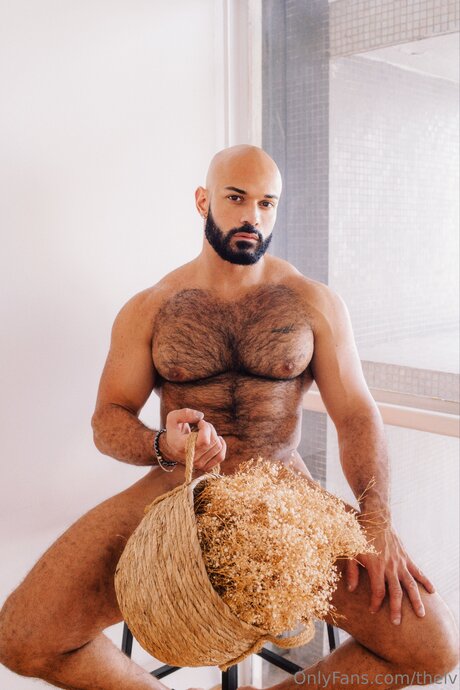 Thelv model pornographic pictures