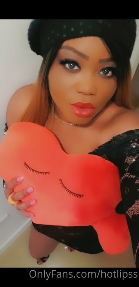 Hotlipss erotic model gallery