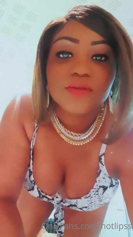 Hotlipss model xxx photos
