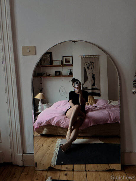 Gigi Shows model porn picture