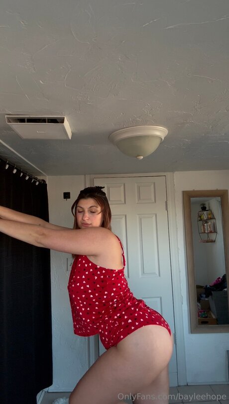 Bayleehope art model img