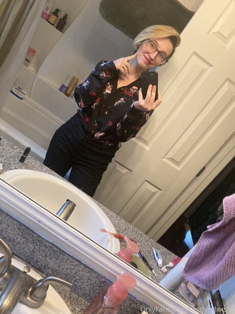 Filth Pig sexy pornstar photo