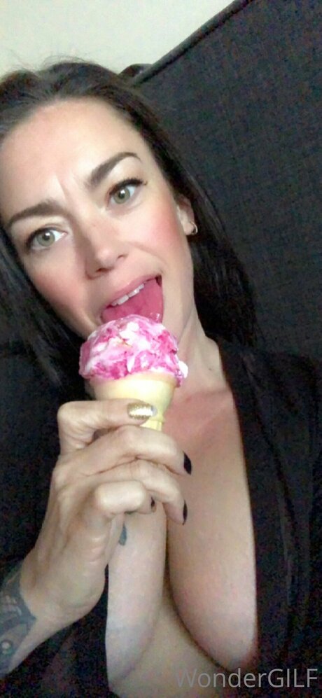 Wondergilf perfect actress pics