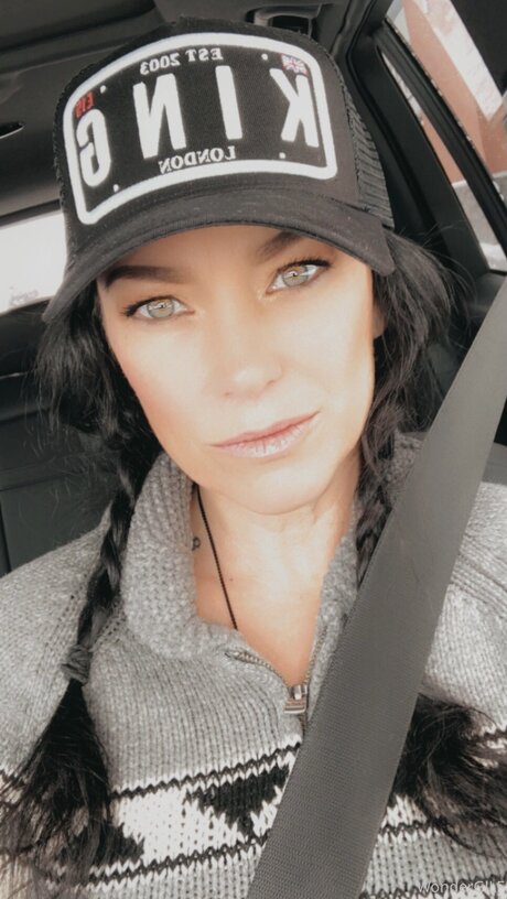 Wondergilf pornographic star pictures