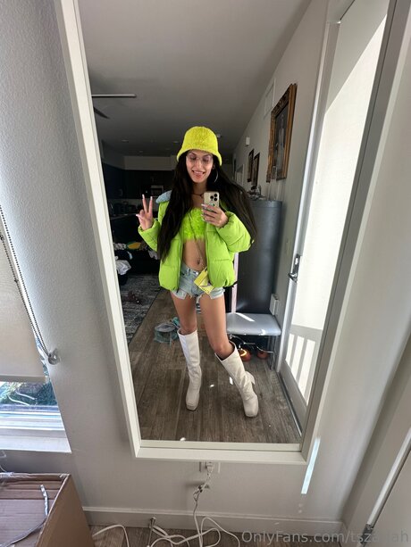 Tszariah pornstar pretty pics
