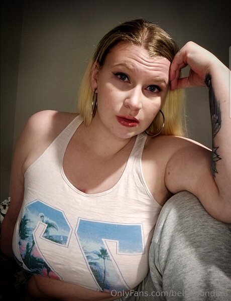 Bellablondina star adult photo