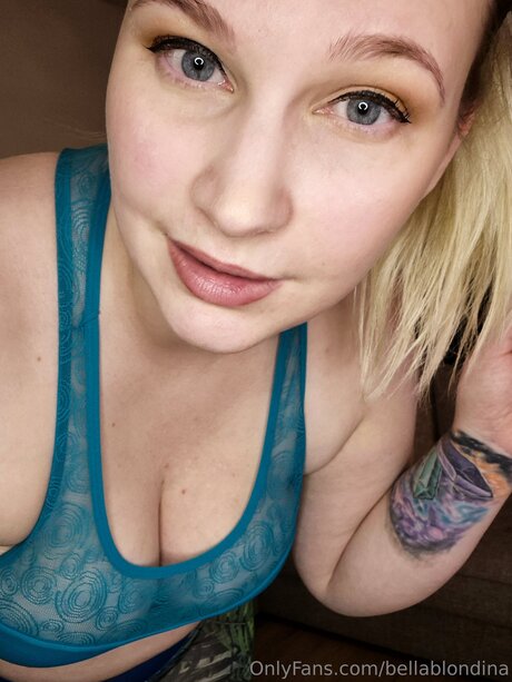 Bellablondina model perfect pictures